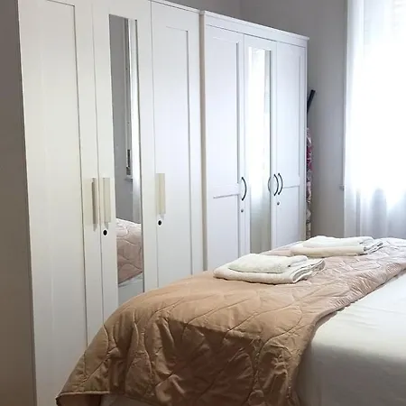 Renovated Apartment, Center And Hospital Apartment *